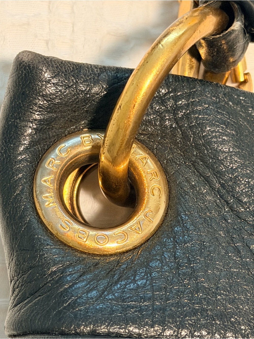 Marc Jacobs Black Pebbled Leather Shoulder Bag with Gold Hardware - Picture 4 of 8